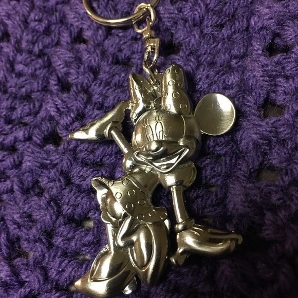 Mini Mouse Metal Key Chain - Picture 1 of 8